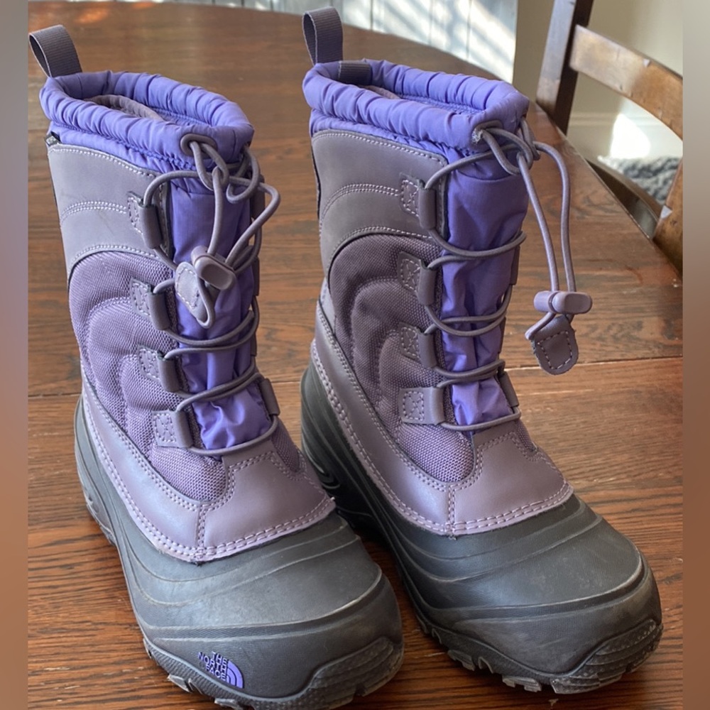 Girls North Face snow boots